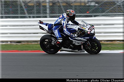 sbk_melandri_002_angleterre_silverstone_2011.jpg
