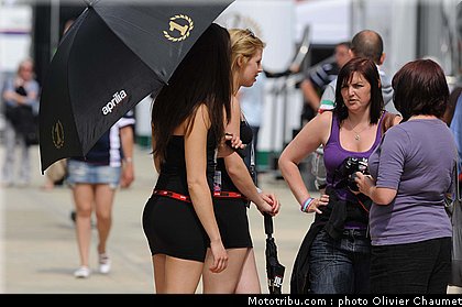 sbk_pitbabe_009_angleterre_silverstone_2011.jpg
