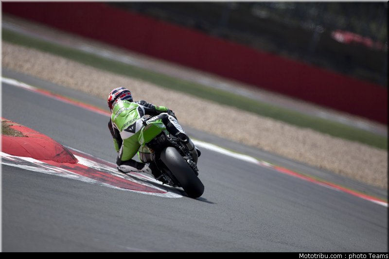 sbk_aitchinson_002_angleterre_silverstone_2011