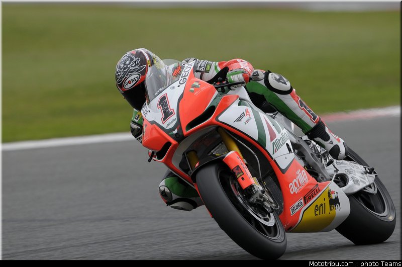 sbk_biaggi_002_angleterre_silverstone_2011