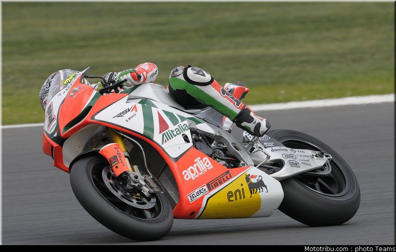 sbk_biaggi_005_angleterre_silverstone_2011