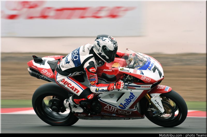 sbk_checa_015_angleterre_silverstone_2011