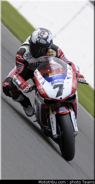 sbk_checa_017_angleterre_silverstone_2011