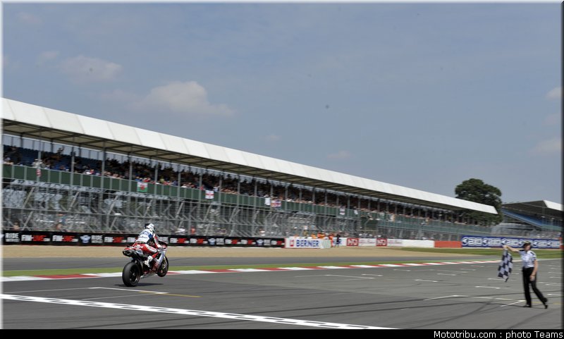 sbk_checa_019_angleterre_silverstone_2011