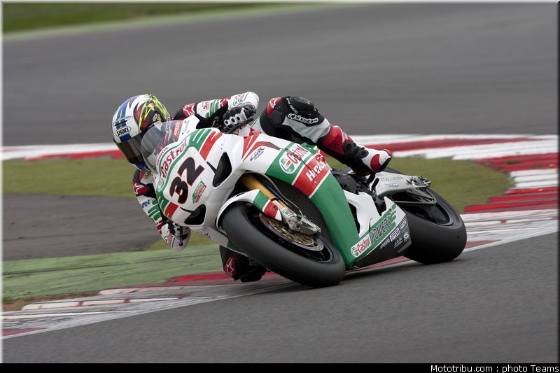 sbk_lai_011_angleterre_silverstone_2011