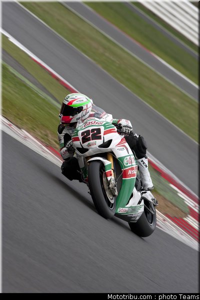 sbk_lowes_a_001_angleterre_silverstone_2011