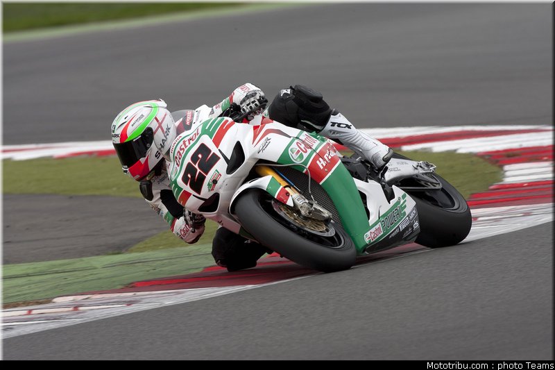 sbk_lowes_a_005_angleterre_silverstone_2011