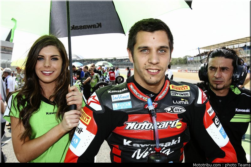sbk_pitbabe_001_angleterre_silverstone_2011