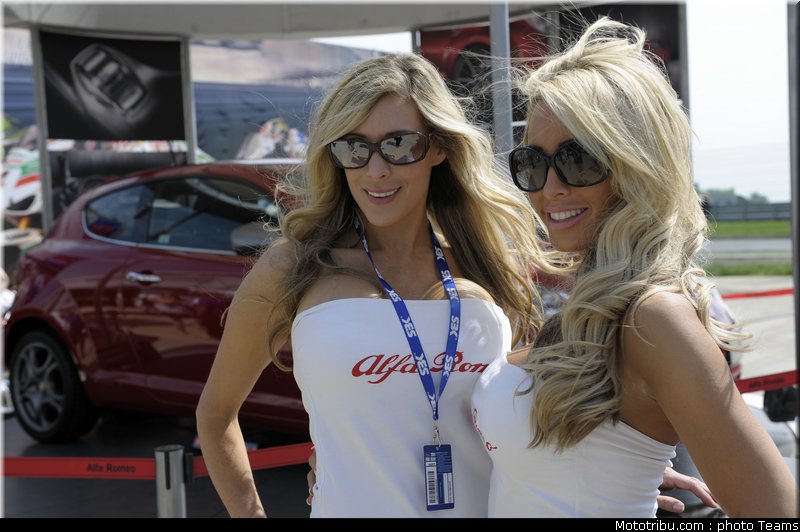 sbk_pitbabe_017_angleterre_silverstone_2011