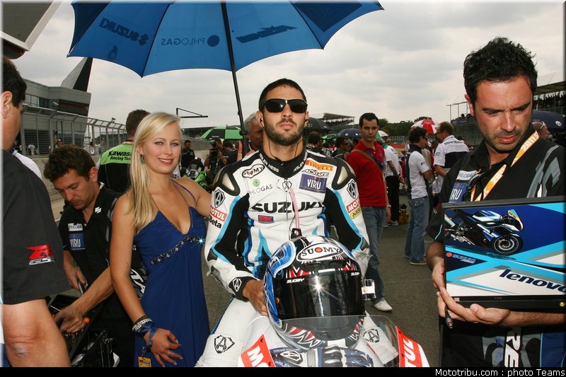 sbk_pitbabe_020_angleterre_silverstone_2011