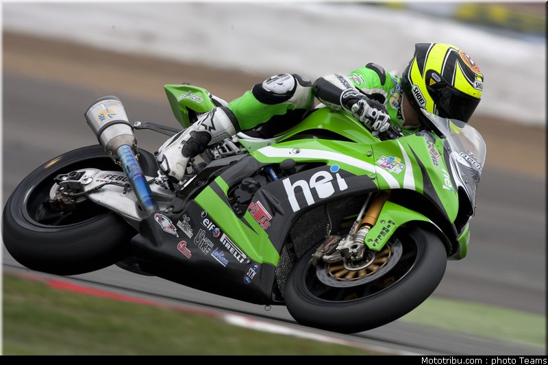 sbk_rolfo_001_angleterre_silverstone_2011