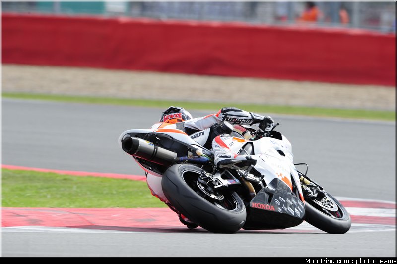supersport_lowes_004_angleterre_silverstone_2011