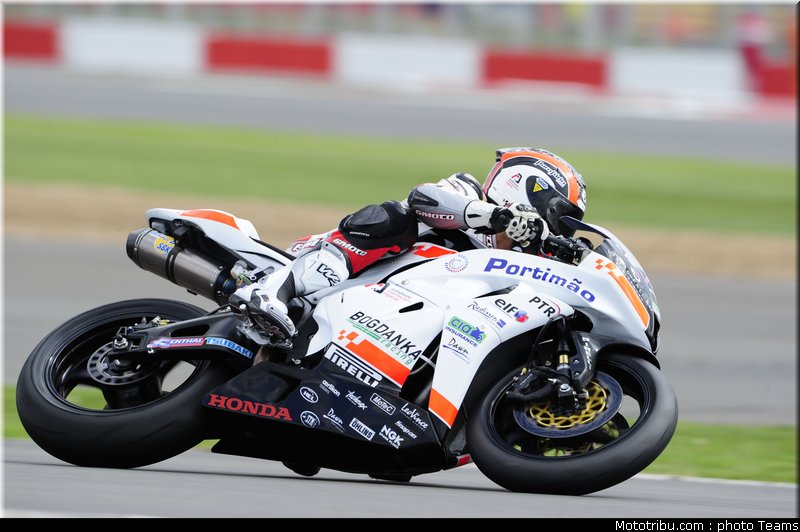 supersport_praia_003_angleterre_silverstone_2011