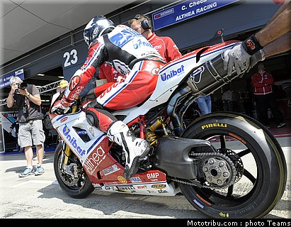 sbk_checa_006_angleterre_silverstone_2011.jpg