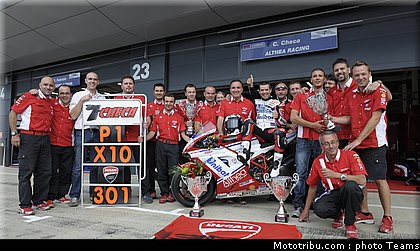 sbk_checa_007_angleterre_silverstone_2011.jpg