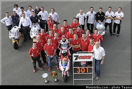 sbk_checa_008_angleterre_silverstone_2011.jpg