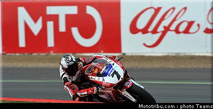 sbk_checa_009_angleterre_silverstone_2011.jpg