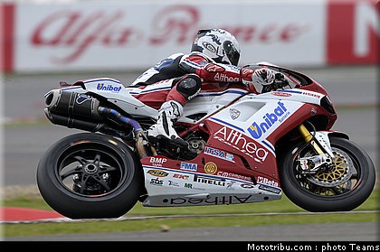 sbk_checa_014_angleterre_silverstone_2011.jpg