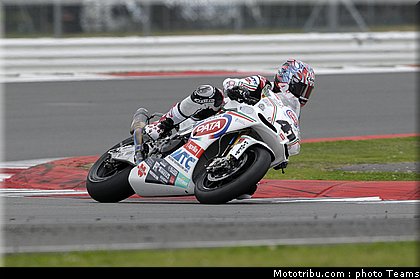 sbk_haga_001_angleterre_silverstone_2011.jpg