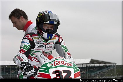 sbk_lai_005_angleterre_silverstone_2011.jpg