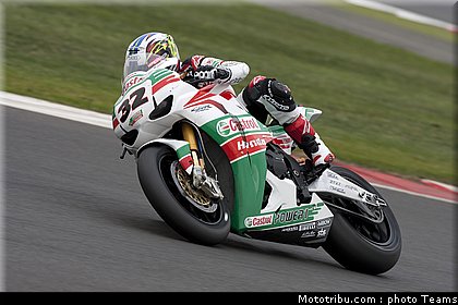 sbk_lai_012_angleterre_silverstone_2011.jpg