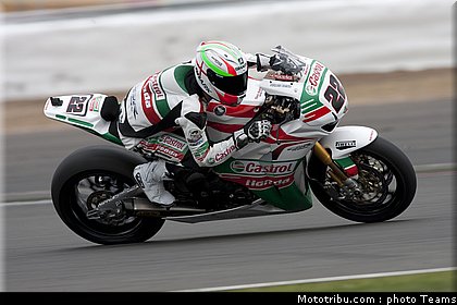 sbk_lowes_a_003_angleterre_silverstone_2011.jpg