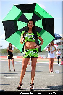 sbk_pitbabe_028_angleterre_silverstone_2011.jpg