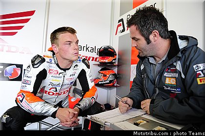 supersport_lowes_006_angleterre_silverstone_2011.jpg