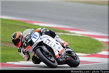 supersport_lowes_012_angleterre_silverstone_2011.jpg