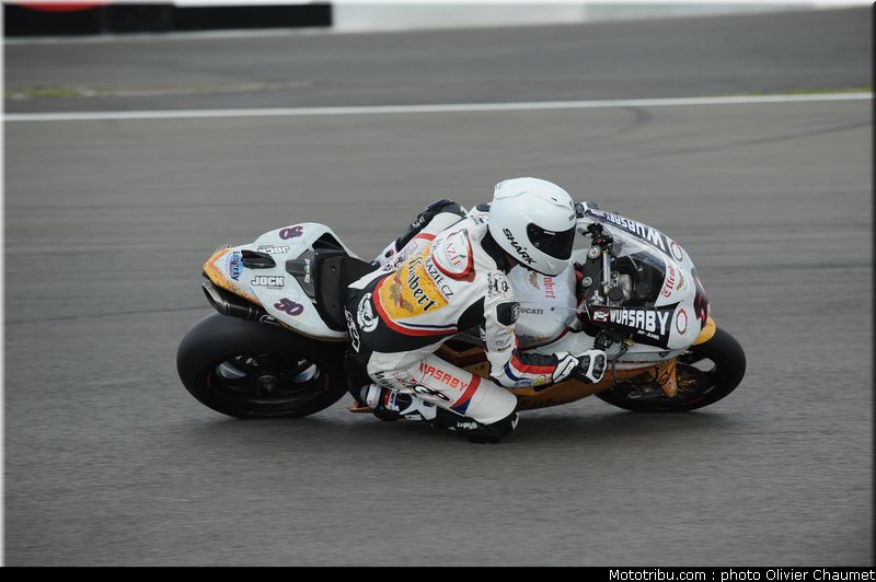 sbk_guintoli_002_allemagne_nurburgring_2011