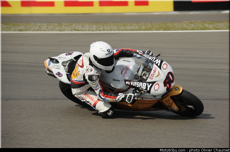 sbk_guintoli_003_allemagne_nurburgring_2011