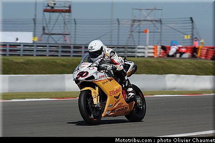 sbk_guintoli_001_allemagne_nurburgring_2011.jpg