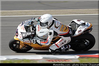 sbk_guintoli_004_allemagne_nurburgring_2011.jpg