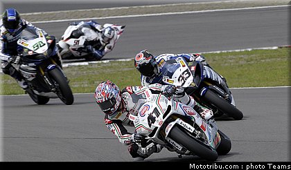 sbk_haga_009_allemagne_nurburgring_2011.jpg
