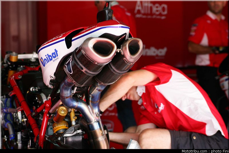 sbk_checa_028_italie_imola_2011
