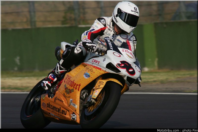sbk_guintoli_003_italie_imola_2011