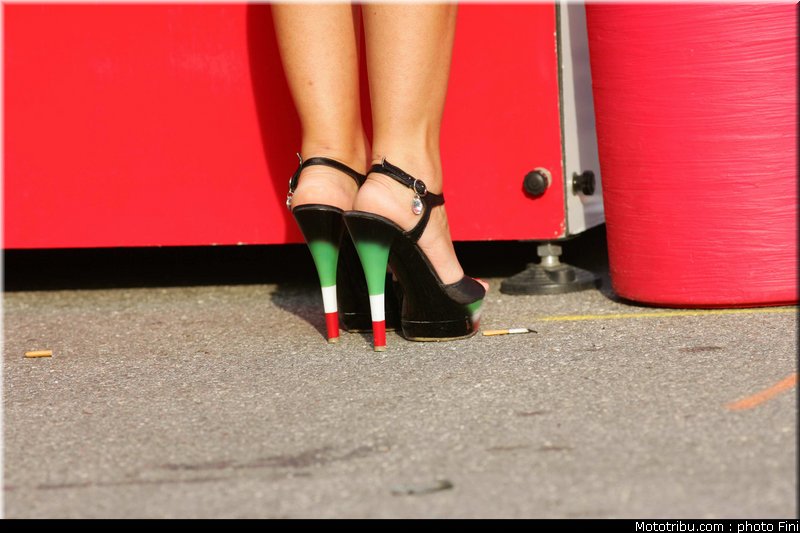 sbk_pitbabe_017_italie_imola_2011