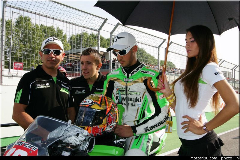 sbk_pitbabe_023_italie_imola_2011