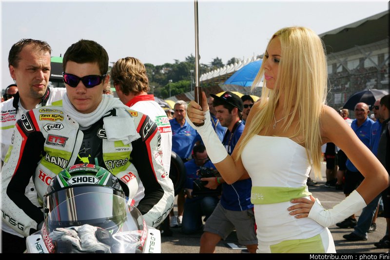 sbk_pitbabe_024_italie_imola_2011