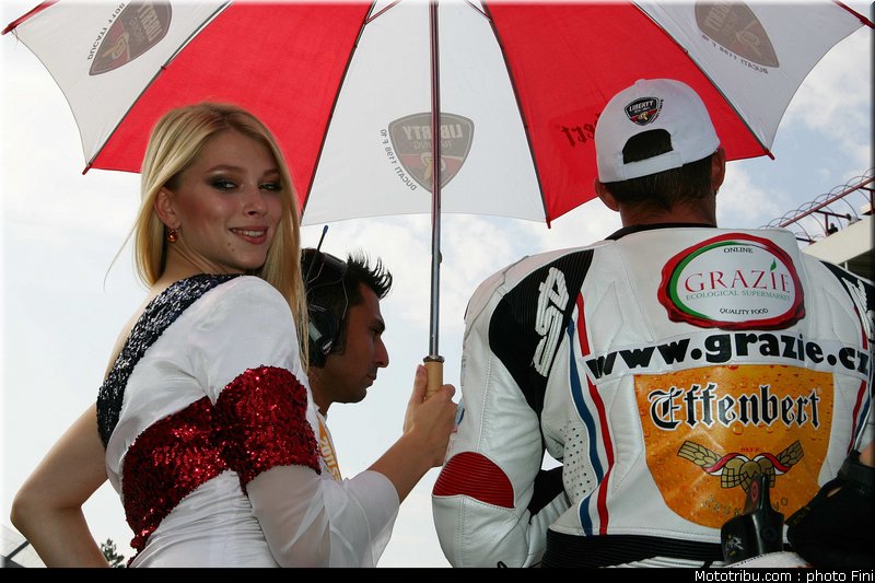 sbk_pitbabe_038_italie_imola_2011
