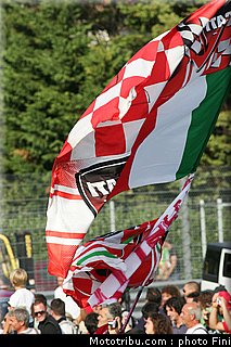 sbk_ambiance_007_italie_imola_2011.jpg