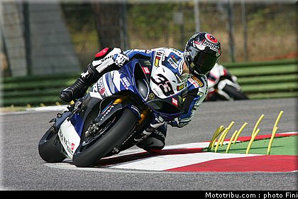 sbk_melandri_003_italie_imola_2011.jpg