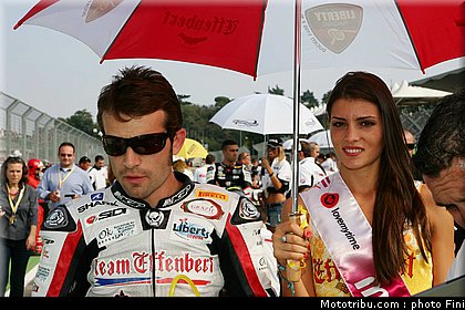 sbk_pitbabe_030_italie_imola_2011.jpg