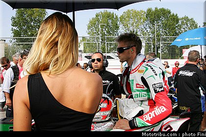 sbk_pitbabe_032_italie_imola_2011.jpg