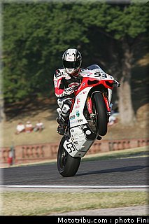 sbk_polita_005_italie_imola_2011.jpg