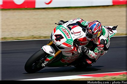 sbk_rea_002_italie_imola_2011.jpg