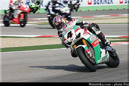 sbk_rea_006_italie_imola_2011.jpg