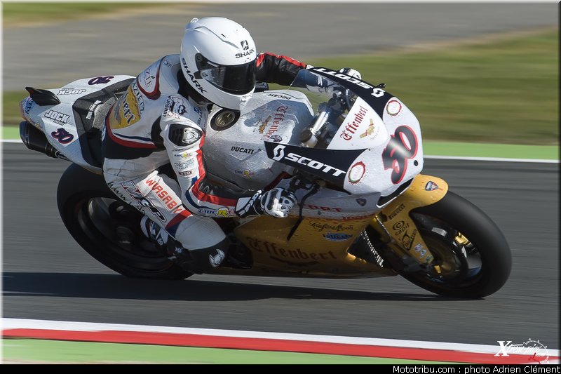 sbk_guintoli_006_france_magny_cours_2011