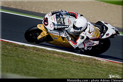 sbk_guintoli_002_france_magny_cours_2011.jpg