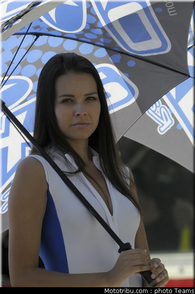 sbk_pitbabe_007_france_magny_cours_2011